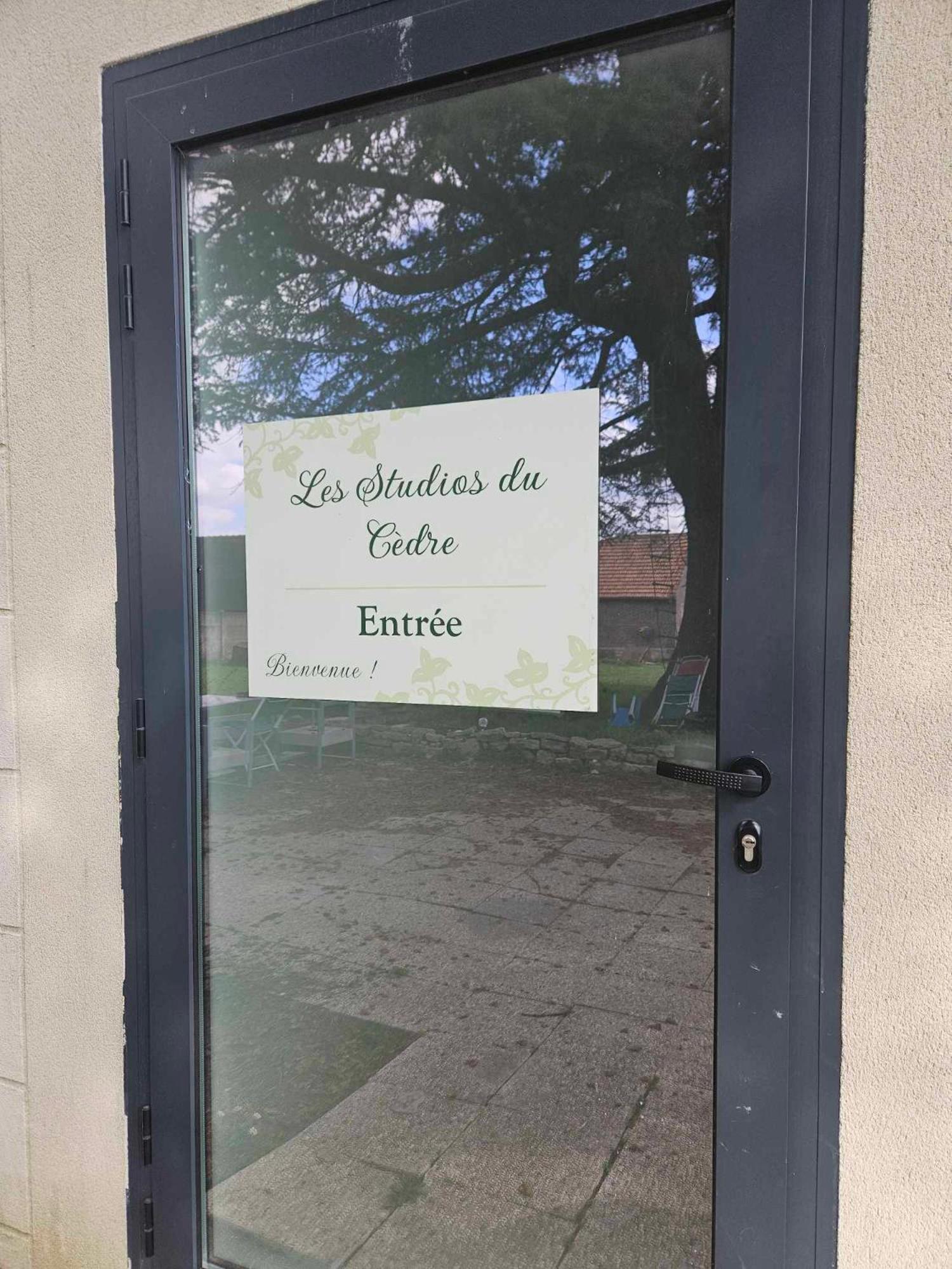 Studios Du Cedre Cuvilly Buitenkant foto